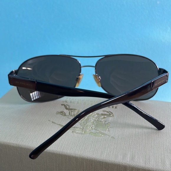 Burberry sunglasses - Picture 9 of 14